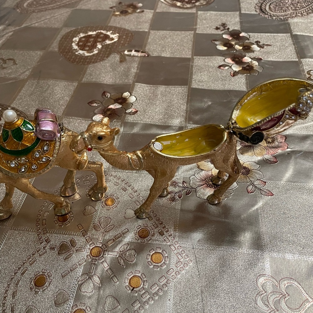 Decore - Picture 2 of 3